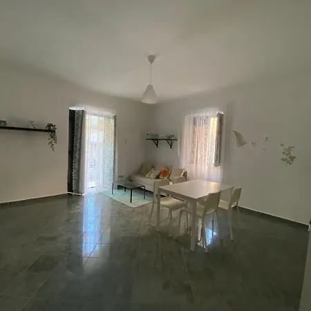 Guest house Dimora Zefiro Vacanze *